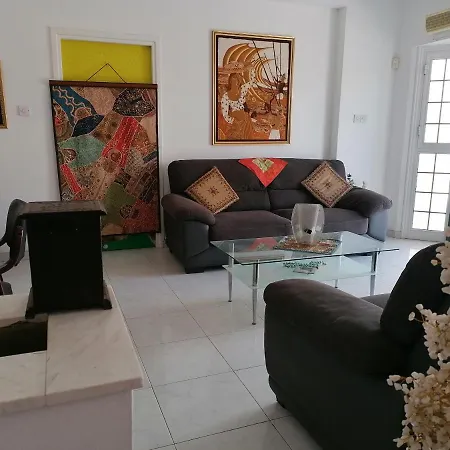 Апартаменты Nirvana Arthouse 2km From Lca Center Ларнака