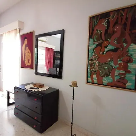 Nirvana Arthouse 2km From Lca Center