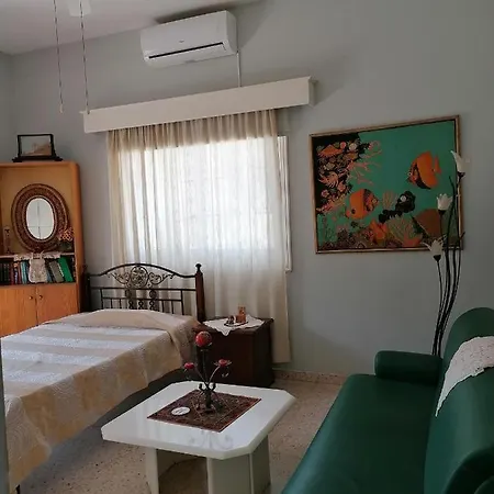 Nirvana Arthouse 2km From Lca Center Larnaca