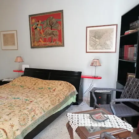 Nirvana Arthouse 2km From Lca Center Apartament *