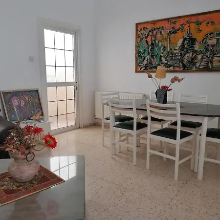 Apartment Nirvana Arthouse 2km From Lca Center Larnaca