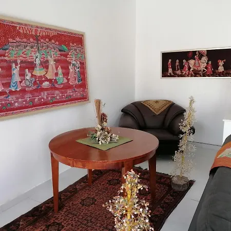 Apartament Nirvana Arthouse 2km From Lca Center Larnaca