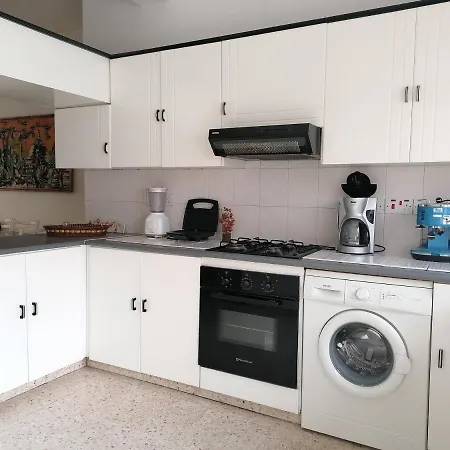 Apartament Nirvana Arthouse 2km From Lca Center Larnaca